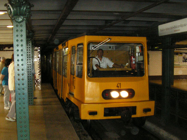 11 Budapešť, nejstarší linka metra M1, 05.07.11